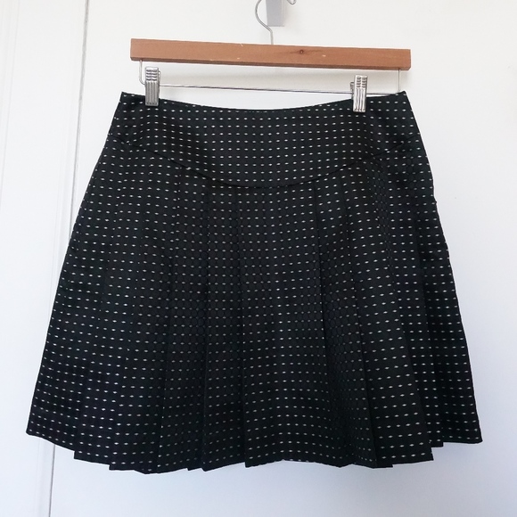 Original Penguin Dresses & Skirts - Original Penguin brand black/silver skirt size 4